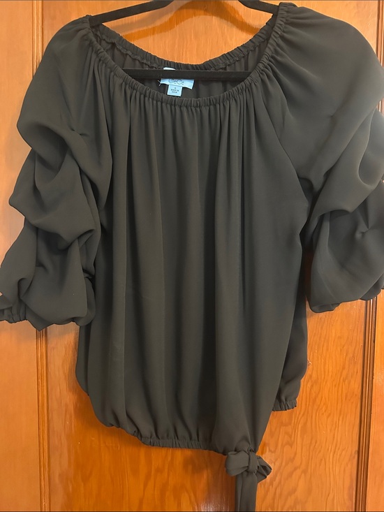 CeCe Tops - CeCe Black Puff-Sleeve Tie-Hem Blouse